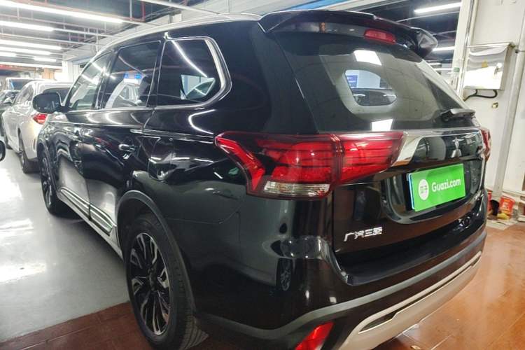 Used Mitsubishi Outlander 2019 2.0L Two-Wheel Drive Comfort Edition 5 Seats China VI Standard Rear Left 45 Deg
