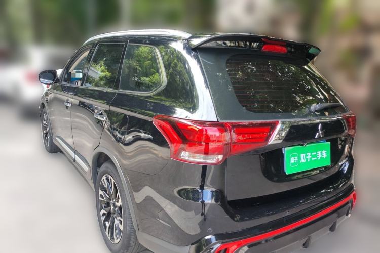 Used Mitsubishi Outlander 2019 2.4L 4x4 Zhi Xiang Edition 7 Seats China VI Standard Rear Left 45 Deg