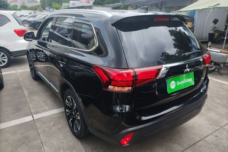 Used Mitsubishi Outlander 2019 2.0L Two-Wheel Drive Comfort Edition 5 Seats China VI Standard Rear Left 45 Deg