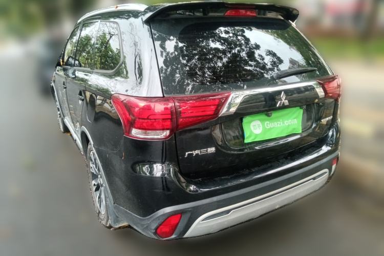 Used Mitsubishi Outlander 2019 2.0L Two-Wheel Drive Comfort Edition 7 Seats China V Emission Standard Rear Left 45 Deg