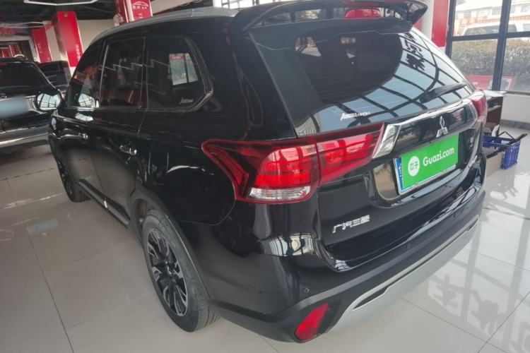 Used Mitsubishi Outlander 2019 2.4L 4x4 Zhi Xiang Edition 5 Seats China VI Standard Rear Left 45 Deg