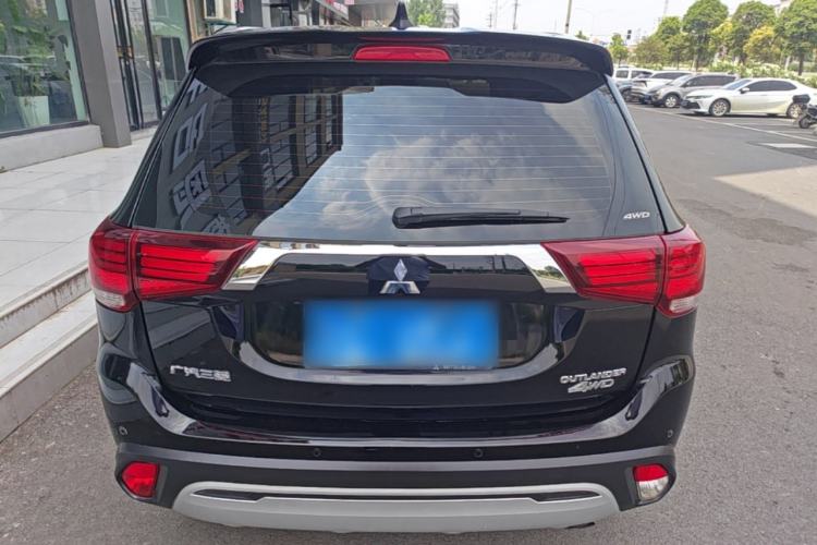 Used Mitsubishi Outlander 2019 2.4L 4x4 Zhi Xiang Edition 5 Seats China VI Standard Rear