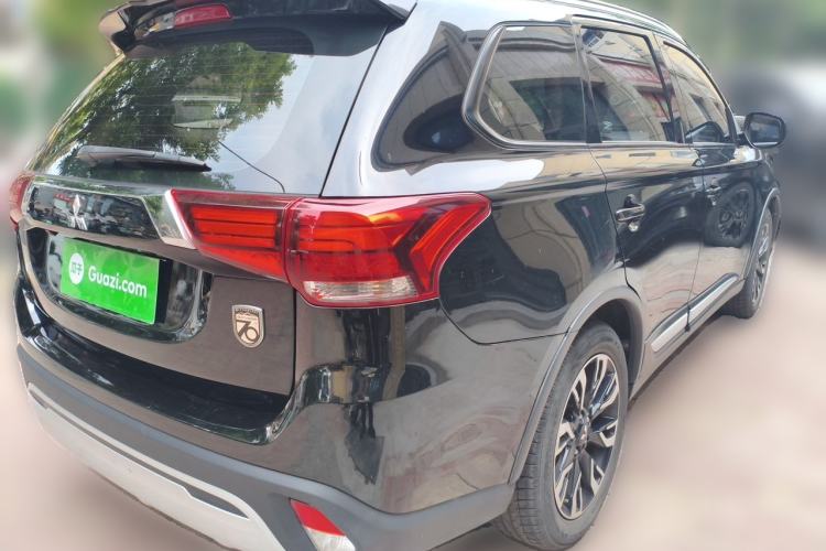 Used Mitsubishi Outlander 2019 2.0L Two-Wheel Drive Comfort Edition 5 Seats China VI Standard Rear Right 45 Deg