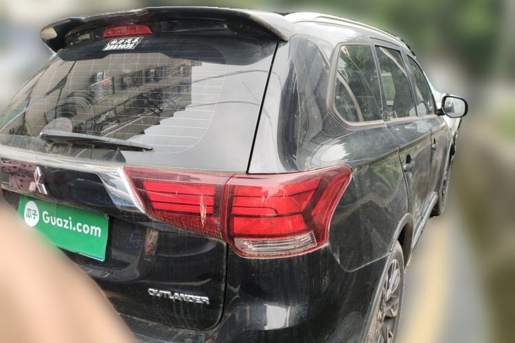 Used Mitsubishi Outlander 2019 2.0L Two-Wheel Drive Comfort Edition 5 Seats China VI Standard Rear Right 45 Deg