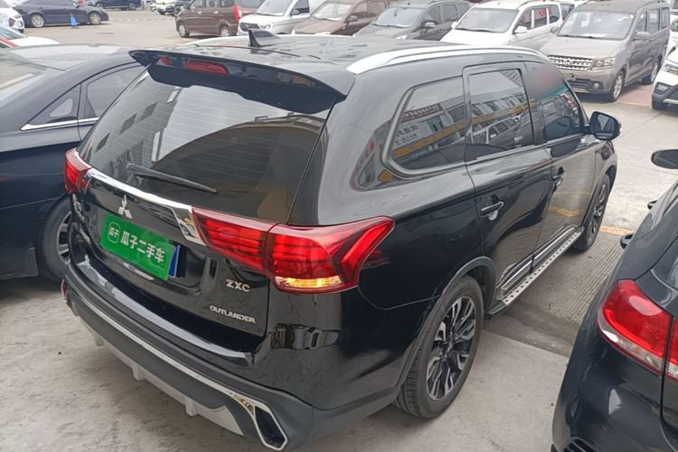 Used Mitsubishi Outlander 2019 2.0L Two-Wheel Drive Comfort Edition 7-Seater China VI Standard Rear Right 45 Deg