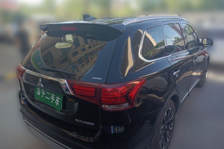 Used Mitsubishi Outlander 2019 2.4L 4x4 Zhi Xiang Edition 5 Seats China VI Standard Rear Right 45 Deg