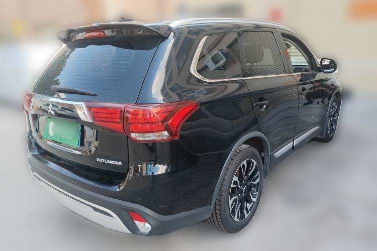 Used Mitsubishi Outlander 2019 2.0L Two-Wheel Drive Comfort Edition 5 Seats China VI Standard Rear Right 45 Deg