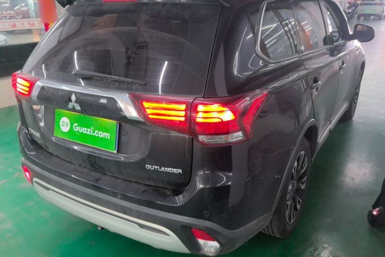 Used Mitsubishi Outlander 2019 2.0L Two-Wheel Drive Comfort Edition 5 Seats China VI Standard Rear Right 45 Deg