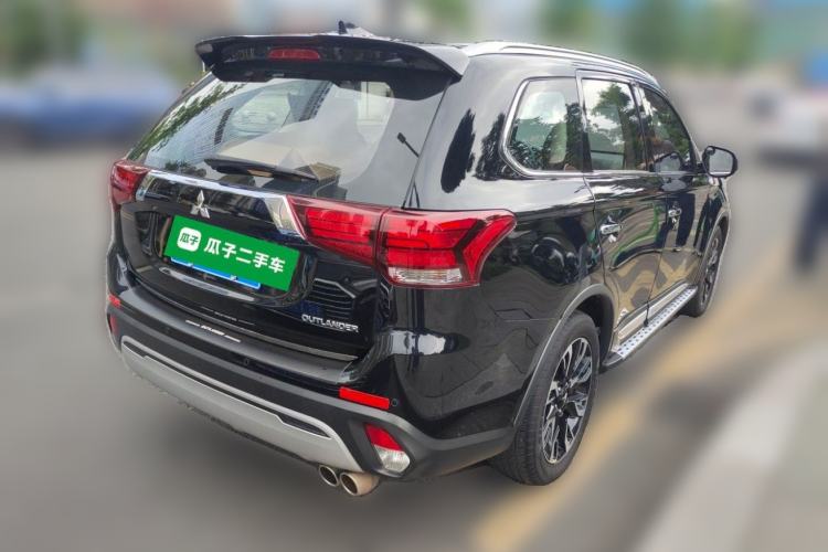 Used Mitsubishi Outlander 2019 2.4L 4x4 Zhi Xiang Edition 5 Seats China V Emission Standard Rear Right 45 Deg