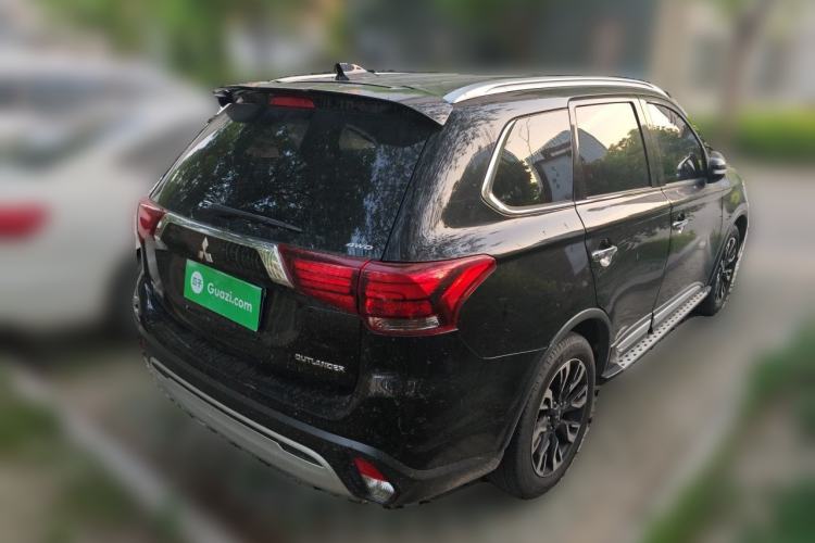 Used Mitsubishi Outlander 2019 2.4L 4x4 Zhi Xiang Edition 5 Seats China VI Standard Rear Right 45 Deg