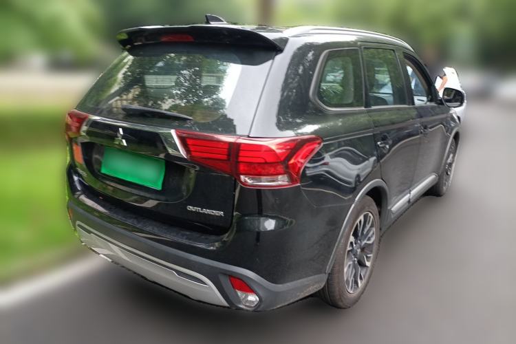 Used Mitsubishi Outlander 2019 2.0L Two-Wheel Drive Comfort Edition 7 Seats China V Emission Standard Rear Right 45 Deg