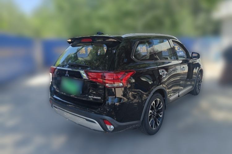 Used Mitsubishi Outlander 2019 2.0L Two-Wheel Drive Comfort Edition 7 Seats China V Emission Standard Rear Right 45 Deg