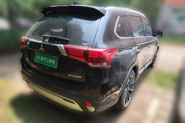 Used Mitsubishi Outlander 2019 2.4L 4x4 Zhi Xiang Edition 5 Seats China V Emission Standard Rear Right 45 Deg