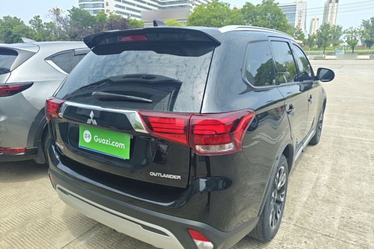 Used Mitsubishi Outlander 2019 2.0L Two-Wheel Drive Comfort Edition 5 Seats China VI Standard Rear Right 45 Deg