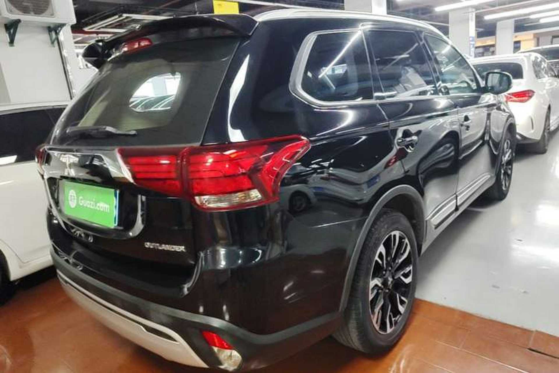 Used Mitsubishi Outlander 2019 2.0L Two-Wheel Drive Comfort Edition 5 Seats China VI Standard Rear Right 45 Deg