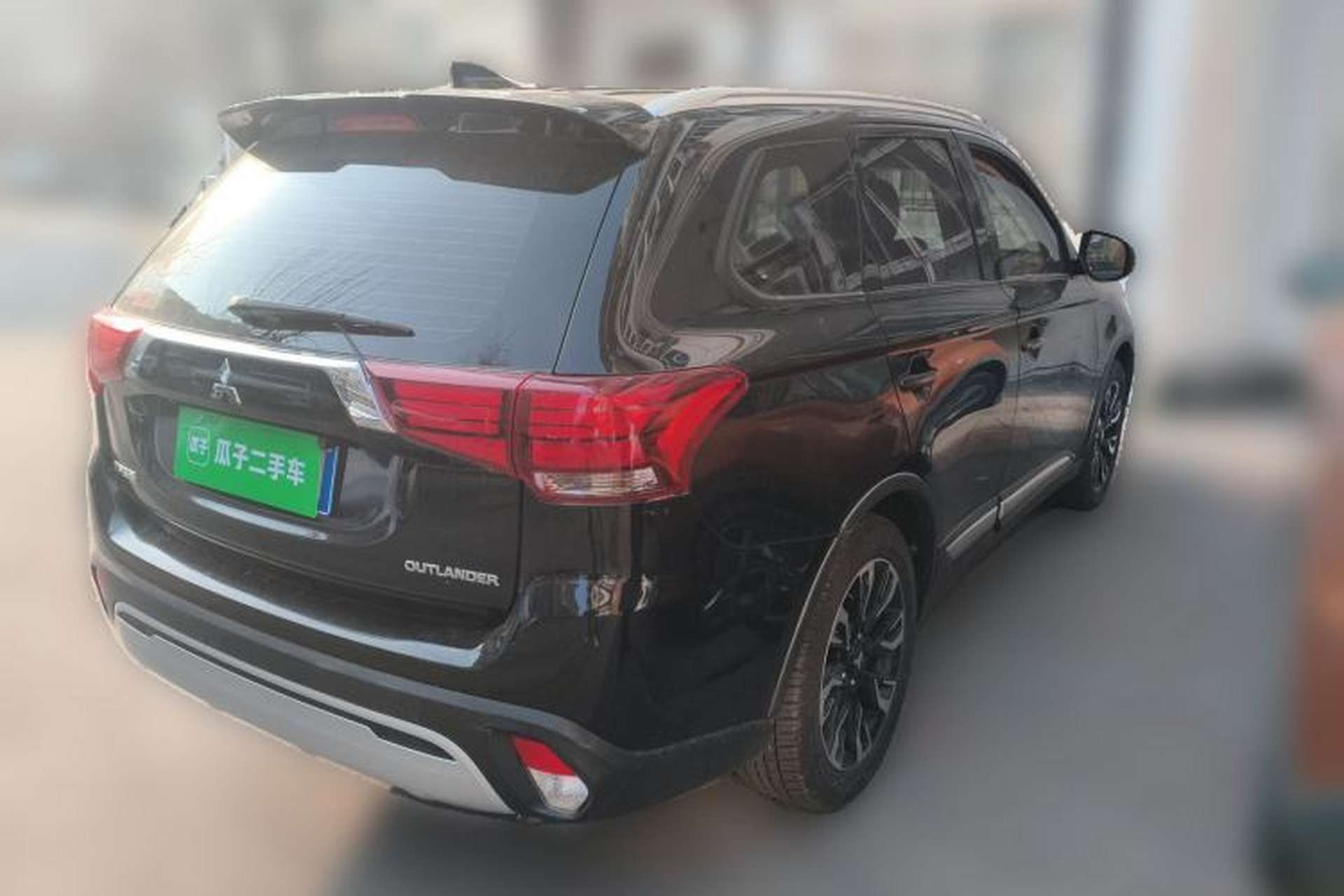Used Mitsubishi Outlander 2019 2.0L Two-Wheel Drive Comfort Edition 7 Seats China V Emission Standard Rear Right 45 Deg