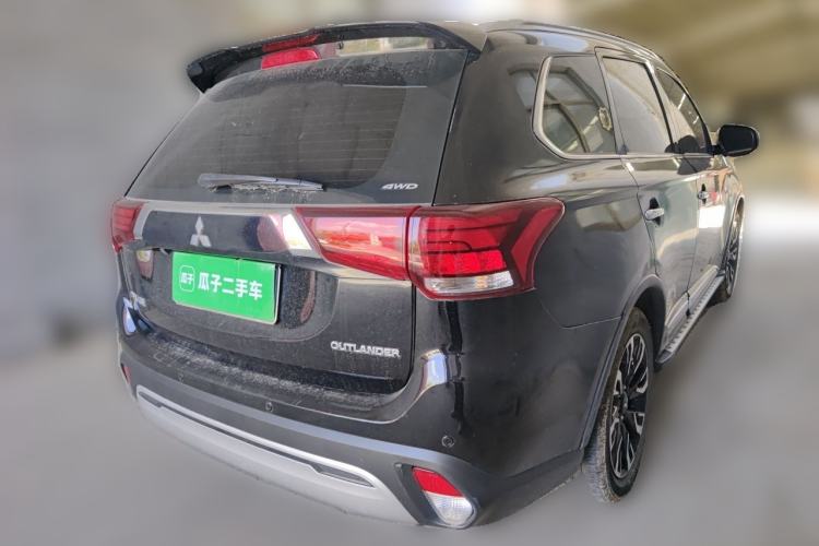 Used Mitsubishi Outlander 2019 2.4L 4x4 Zhi Xiang Edition 5 Seats China VI Standard Rear Right 45 Deg