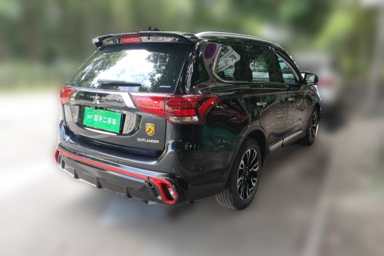 Used Mitsubishi Outlander 2019 2.4L 4x4 Zhi Xiang Edition 7 Seats China VI Standard Rear Right 45 Deg