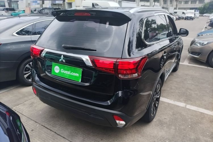 Used Mitsubishi Outlander 2019 2.0L Two-Wheel Drive Comfort Edition 5 Seats China VI Standard Rear Right 45 Deg
