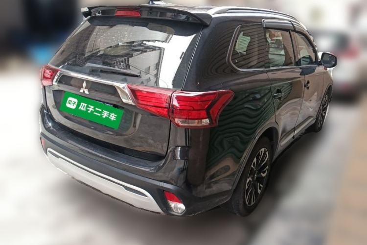 Used Mitsubishi Outlander 2019 2.0L Two-Wheel Drive Comfort Edition 5 Seats China VI Standard Rear Right 45 Deg