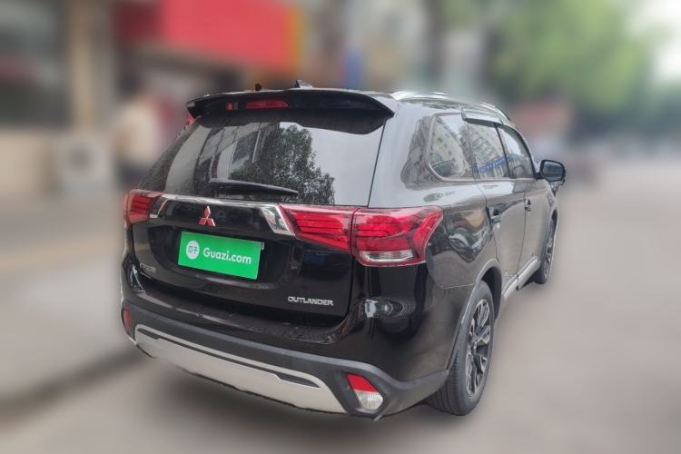 Used Mitsubishi Outlander 2019 2.0L Two-Wheel Drive Comfort Edition 7-Seater China VI Standard Rear Right 45 Deg