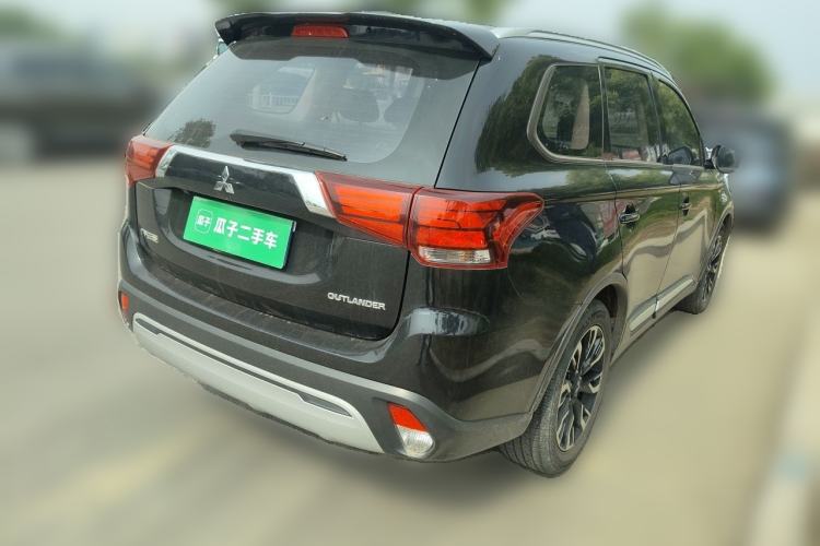 Used Mitsubishi Outlander 2019 2.0L Two-Wheel Drive Comfort Edition 5 Seats China VI Standard Rear Right 45 Deg