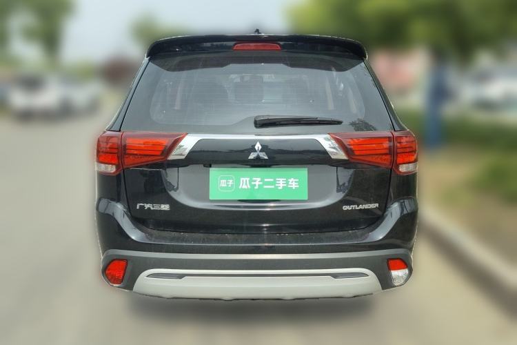 Used Mitsubishi Outlander 2019 2.0L Two-Wheel Drive Comfort Edition 5 Seats China VI Standard Rear