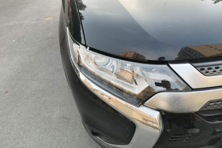 Used Mitsubishi Outlander 2019 2.0L Two-Wheel Drive Comfort Edition 5 Seats China V Standard Right Front Headlight