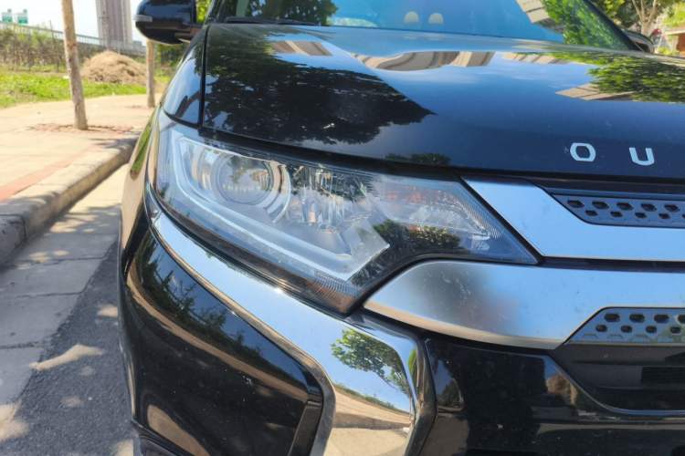 Used Mitsubishi Outlander 2019 2.0L Two-Wheel Drive Comfort Edition 5 Seats China V Standard Right Front Headlight