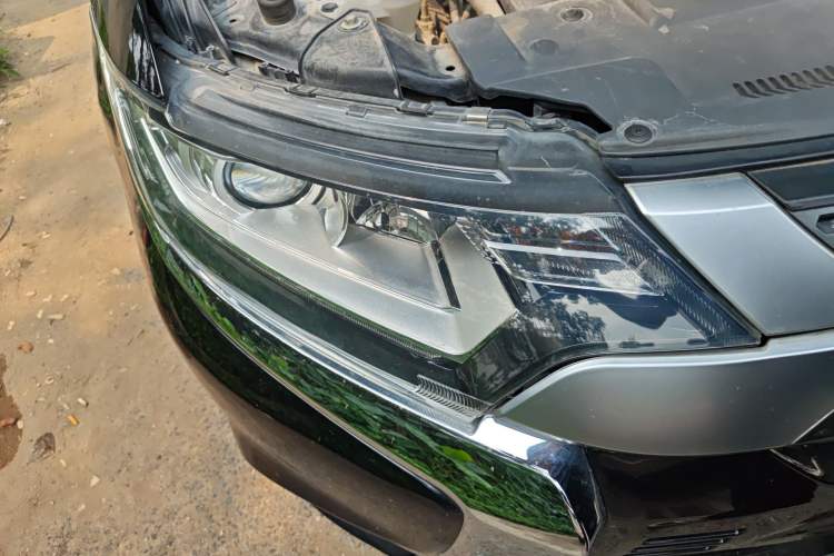 Used Mitsubishi Outlander 2019 2.0L Two-Wheel Drive Comfort Edition 5 Seats China V Standard Right Front Headlight