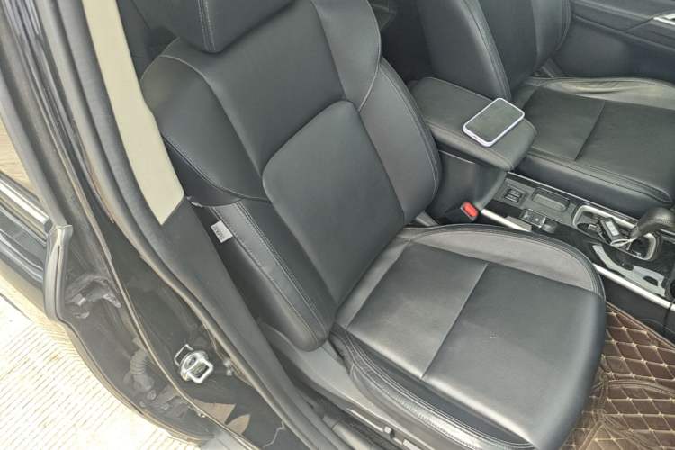 Used Mitsubishi Outlander 2019 2.0L Two-Wheel Drive Comfort Edition 5 Seats China VI Standard Right Front Seat
