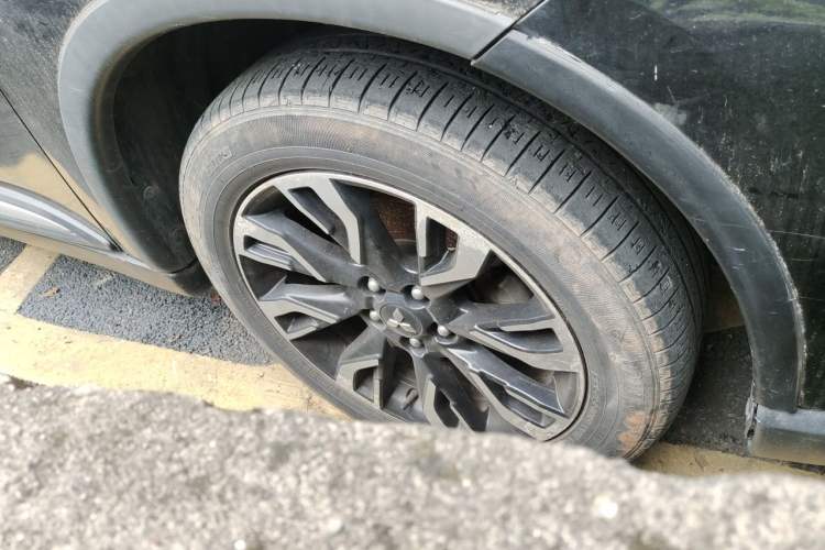 Used Mitsubishi Outlander 2019 2.0L Two-Wheel Drive Comfort Edition 5 Seats China VI Standard Right Front Wheel Hub