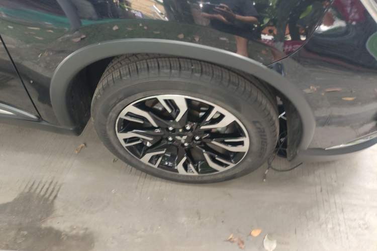 Used Mitsubishi Outlander 2019 2.4L 4x4 Zhi Xiang Edition 7 Seats China VI Standard Right Front Wheel Hub