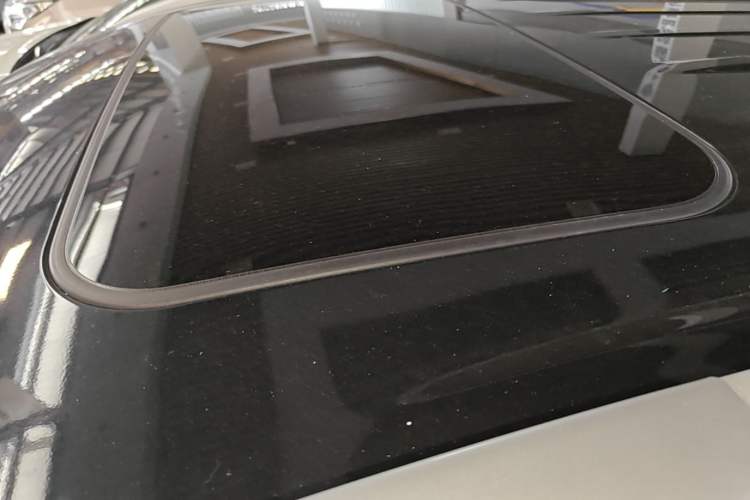 Used Mitsubishi Outlander 2019 2.0L Two-Wheel Drive Comfort Edition 7-Seater China VI Standard Roof