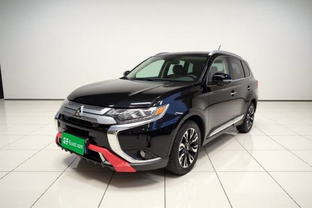 Used Mitsubishi Outlander 2019 2.4L 4x4 Zhi Xiang Edition 7 Seats China VI Standard
