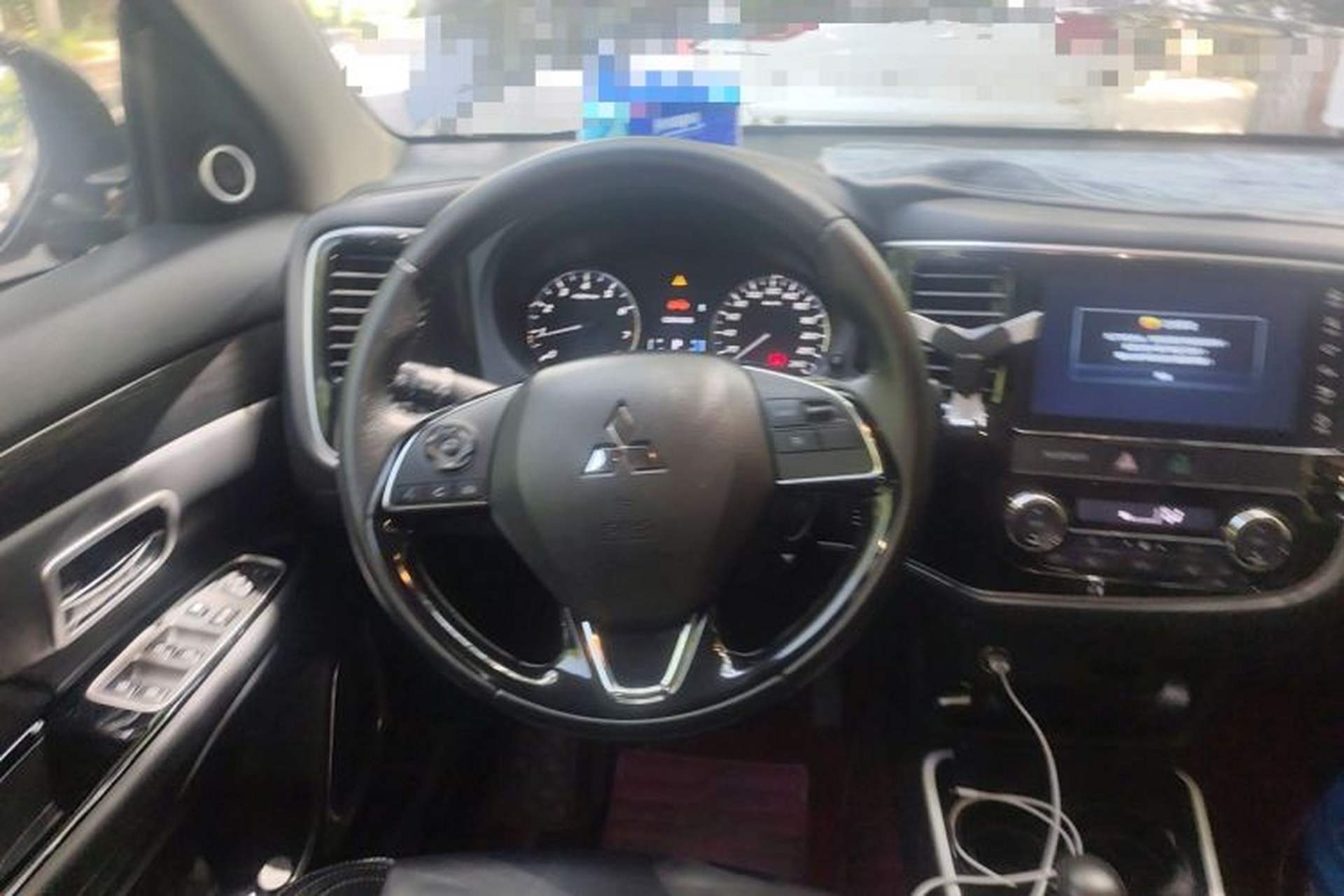 Used Mitsubishi Outlander 2019 2.0L Two-Wheel Drive Comfort Edition 5 Seats China VI Standard Steering Wheel