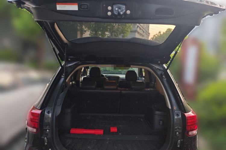 Used Mitsubishi Outlander 2019 2.4L 4x4 Zhi Xiang Edition 5 Seats China VI Standard Trunk