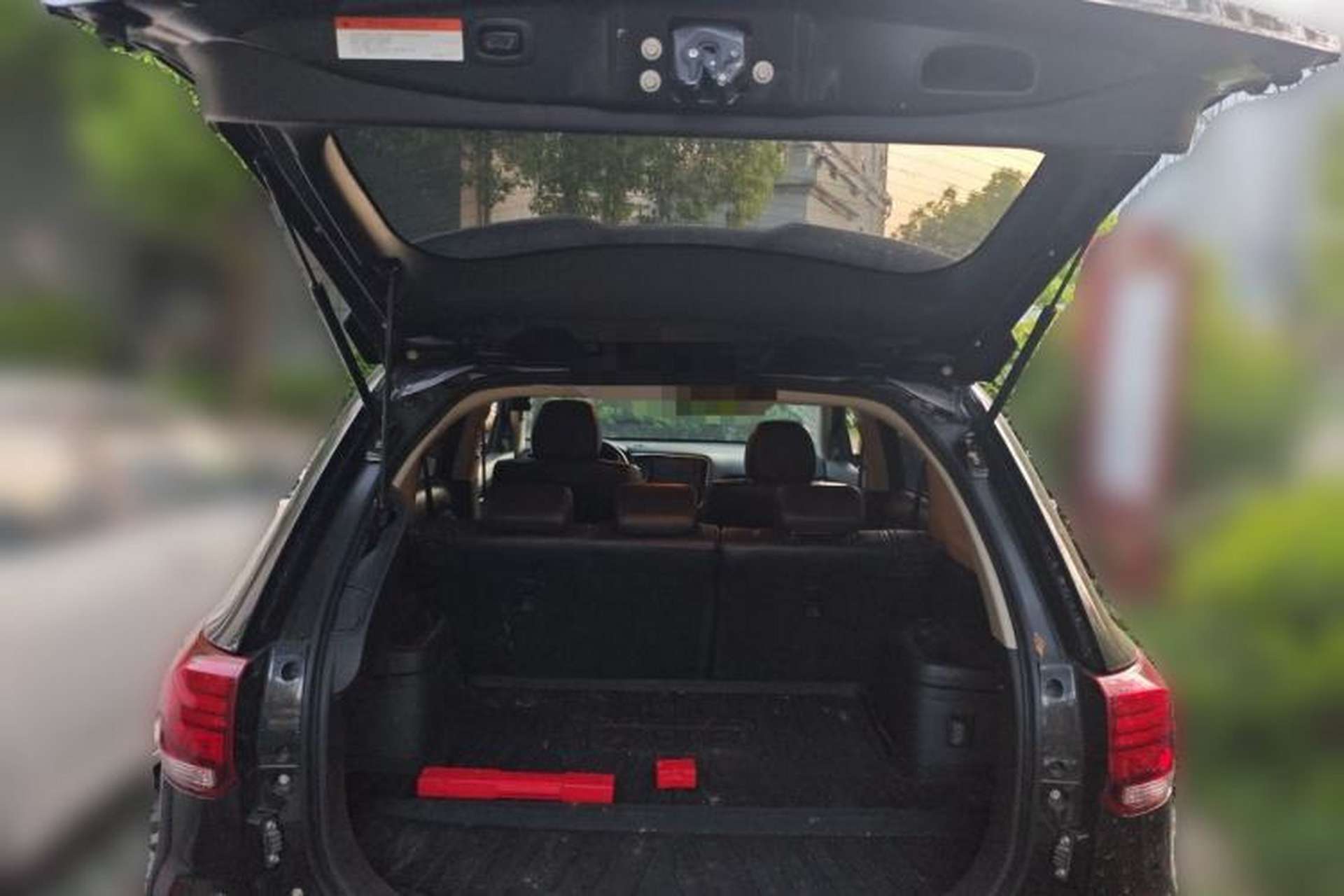 Used Mitsubishi Outlander 2019 2.4L 4x4 Zhi Xiang Edition 5 Seats China VI Standard Trunk