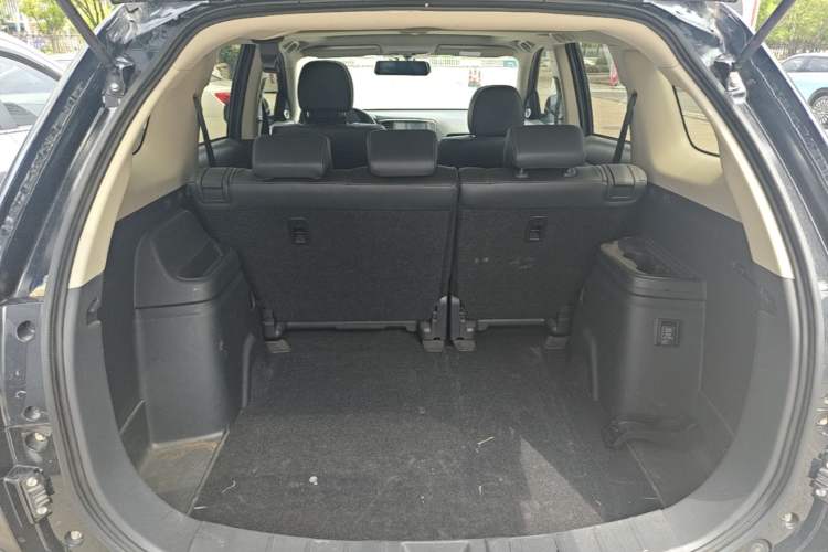 Used Mitsubishi Outlander 2019 2.0L Two-Wheel Drive Comfort Edition 5 Seats China VI Standard Trunk