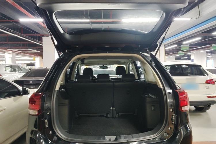 Used Mitsubishi Outlander 2019 2.0L Two-Wheel Drive Comfort Edition 5 Seats China VI Standard Trunk
