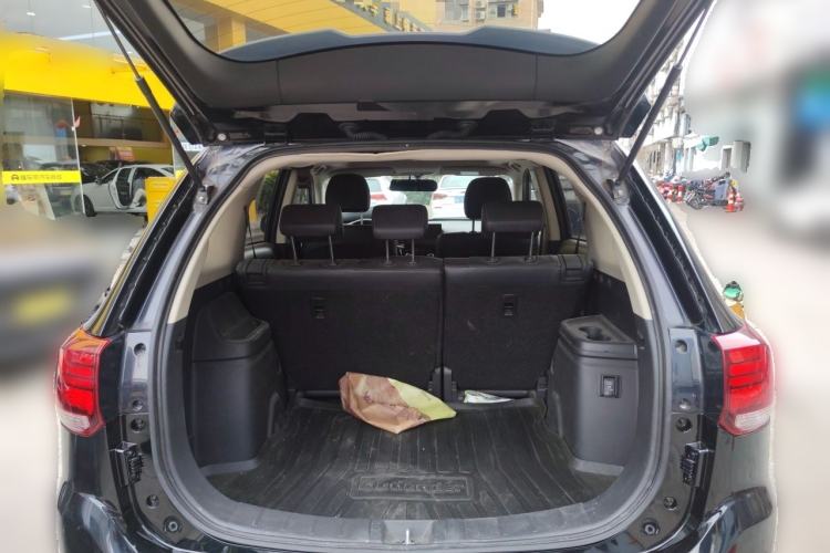 Used Mitsubishi Outlander 2019 2.0L Two-Wheel Drive Comfort Edition 5 Seats China VI Standard Trunk
