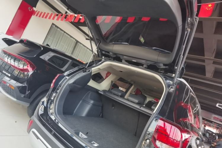 Used Mitsubishi Outlander 2019 2.4L 4x4 Zhi Xiang Edition 5 Seats China VI Standard Trunk