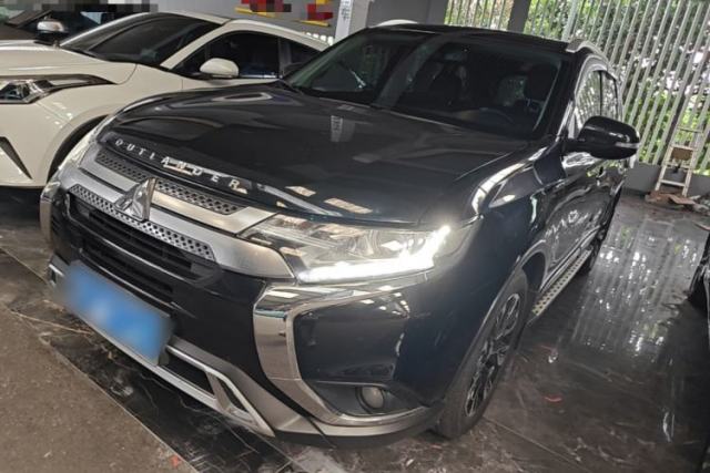Used Mitsubishi Outlander 2019 2.0L Two-Wheel Drive Comfort Edition 7-Seater China VI Standard