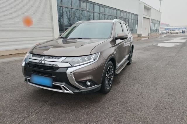 Used Mitsubishi Outlander 2019 2.4L 4x4 Zhi Xiang Edition 7 Seats China V Emission Standard