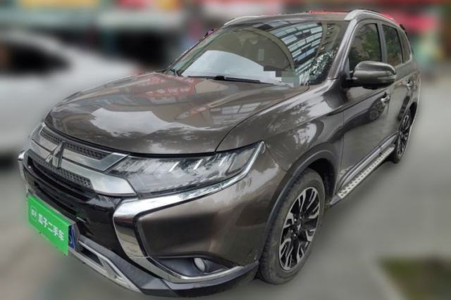 Used Mitsubishi Outlander 2019 2.4L 4x4 Zhi Xiang Edition 7 Seats China VI Standard