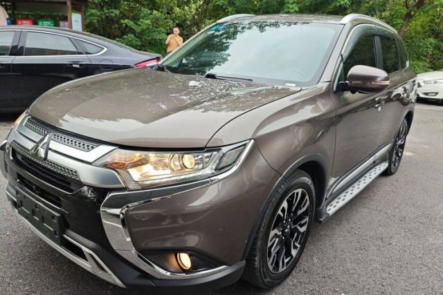 Used Mitsubishi Outlander 2019 2.0L Two-Wheel Drive Comfort Edition 5 Seats China VI Standard