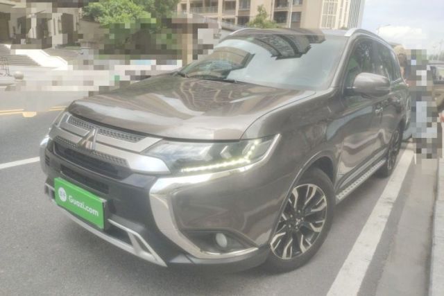 Used Mitsubishi Outlander 2019 2.4L Two-Wheel Drive ZhiXing Version 5 Seats China V Emission Standard