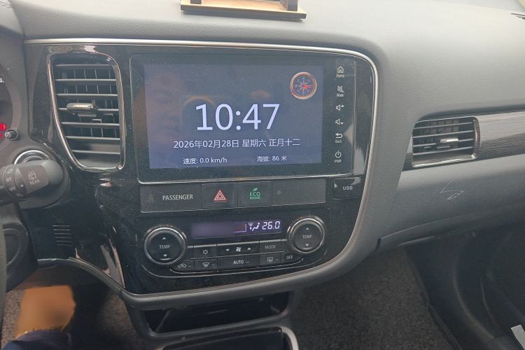 Used Mitsubishi Outlander 2019 2.4L 4x4 Zhi Xiang Edition 7 Seats China V Emission Standard Audio And AC Panel