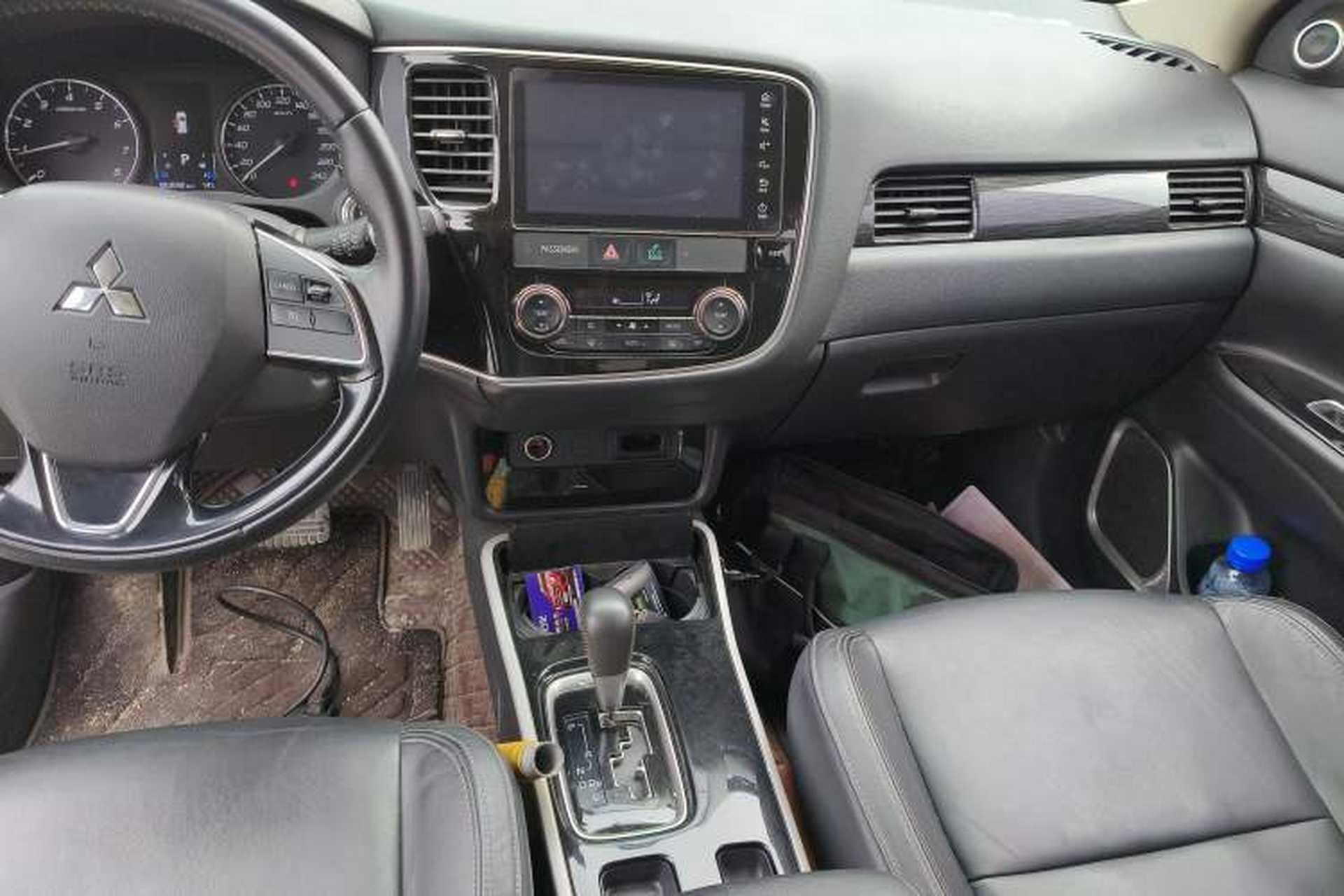 Used Mitsubishi Outlander 2019 2.0L Two-Wheel Drive Comfort Edition 5 Seats China VI Standard Audio And AC Panel