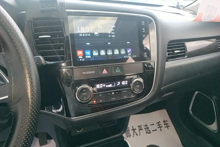 Used Mitsubishi Outlander 2019 2.0L Two-Wheel Drive Comfort Edition 7-Seater China VI Standard Audio And AC Panel